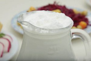 酸奶炖燕窝的做法
